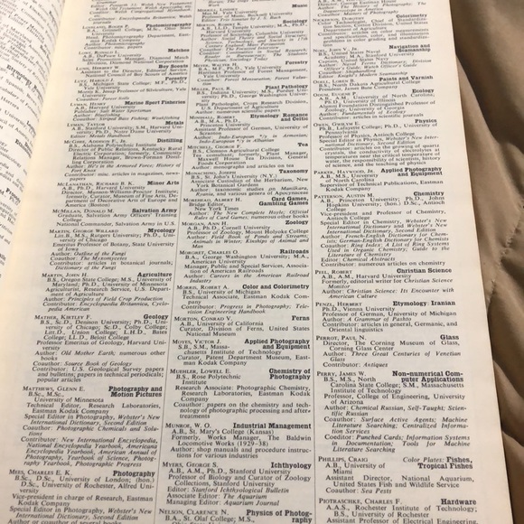 Webster’s Third New International Dictionary - Picture 5 of 8